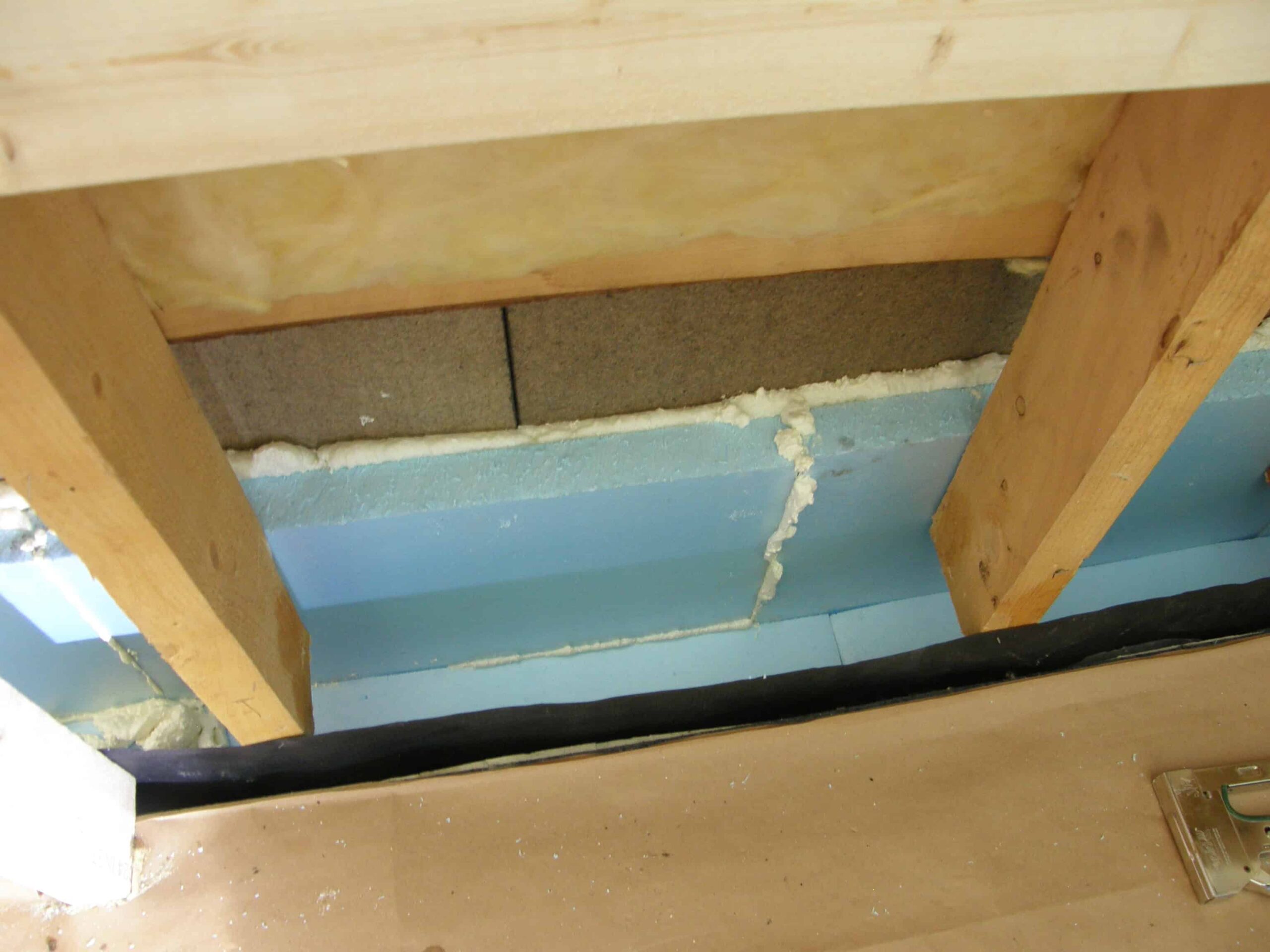 Remontoitua valesokkelin eristysjälkeä.